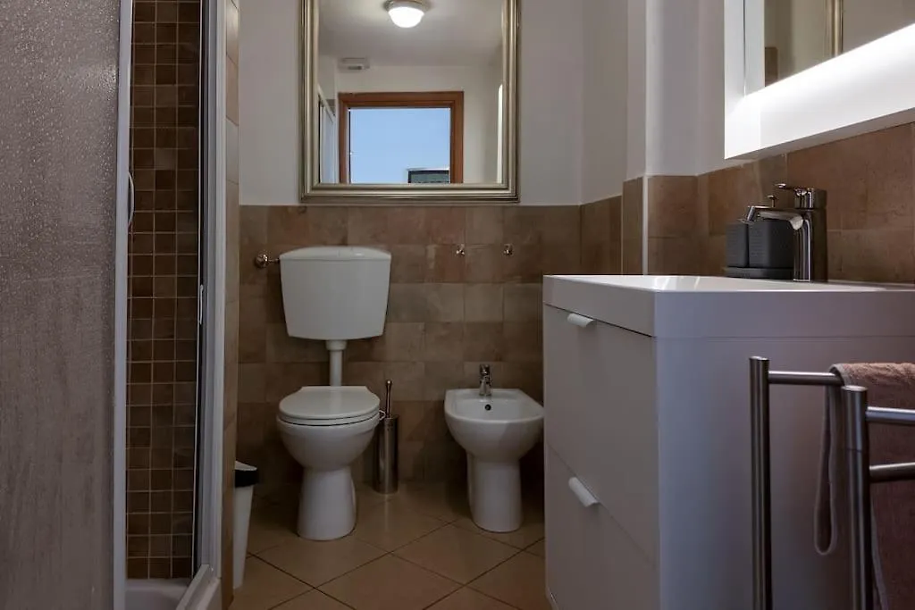 Casa Vacanze Santa Giulia Livorno Centro Apartment Italy